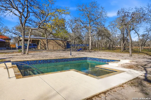 528 Jacobs La Vernia, TX 78121