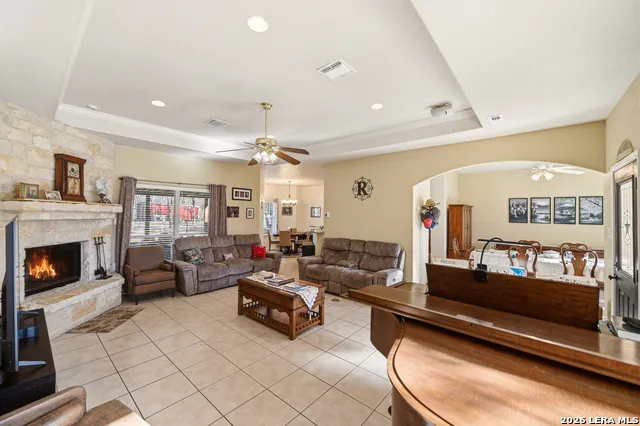 528 Jacobs La Vernia, TX 78121