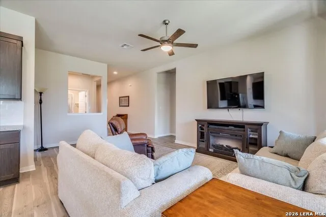 712 Coyote Creek Kyle, TX 78640