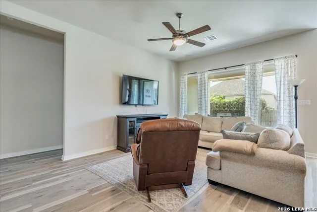 712 Coyote Creek Kyle, TX 78640