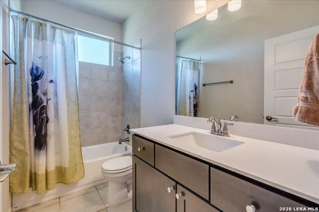712 Coyote Creek Kyle, TX 78640