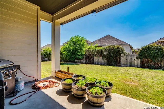 712 Coyote Creek Kyle, TX 78640