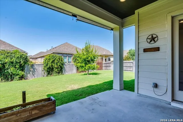 712 Coyote Creek Kyle, TX 78640