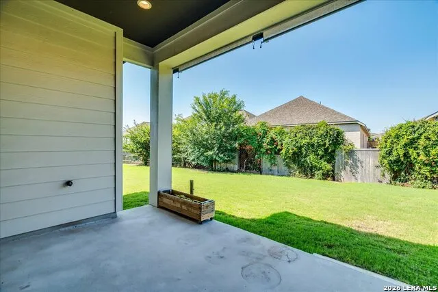 712 Coyote Creek Kyle, TX 78640