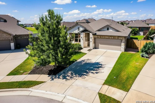 712 Coyote Creek Kyle, TX 78640