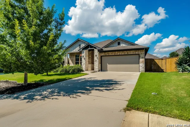 712 Coyote Creek Kyle, TX 78640