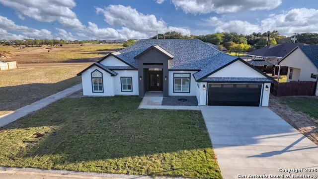 14 Hope Place Uvalde, TX 78801