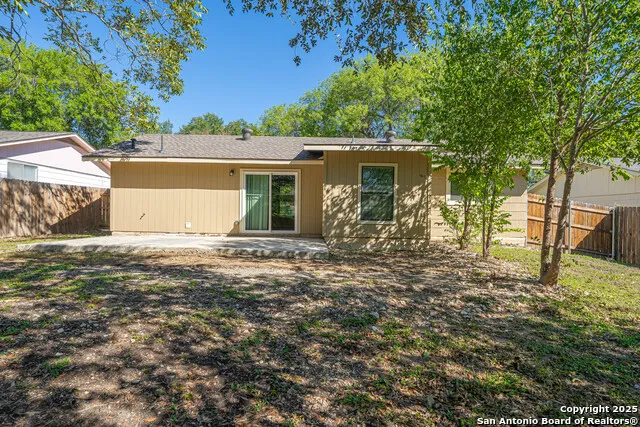 7814 Oak Forest Live Oak, TX 78233