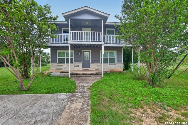 414 MEDINA DR Bandera, TX 78003