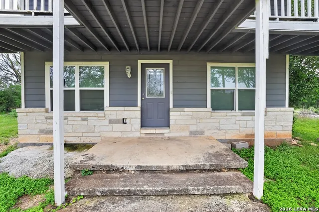 414 MEDINA DR Bandera, TX 78003