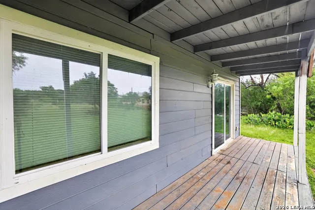 414 MEDINA DR Bandera, TX 78003