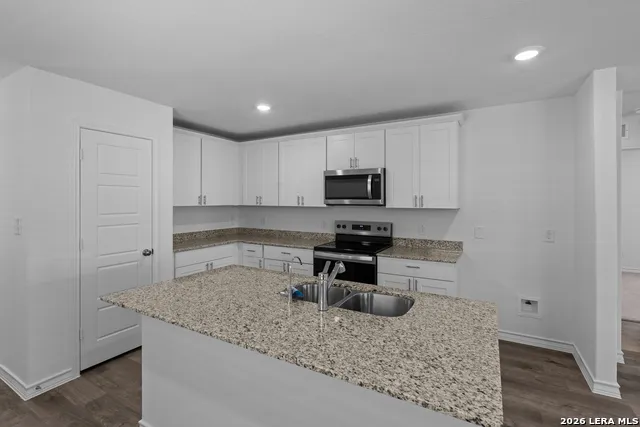 4117 LAZY LILY DR Seguin, TX 78155
