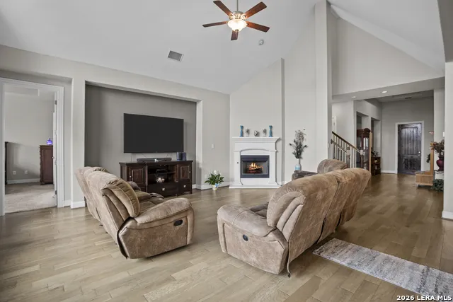 6914 Hallie Hill Schertz, TX 78154