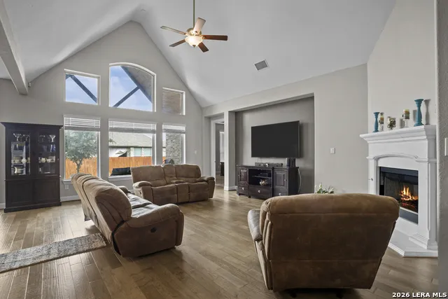 6914 Hallie Hill Schertz, TX 78154
