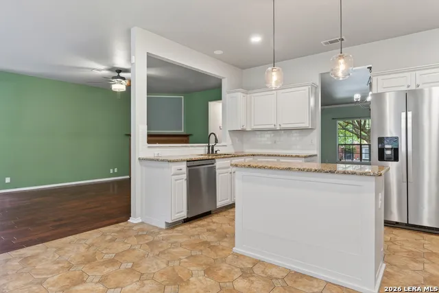 946 RIVERSTONE DR San Antonio, TX 78258