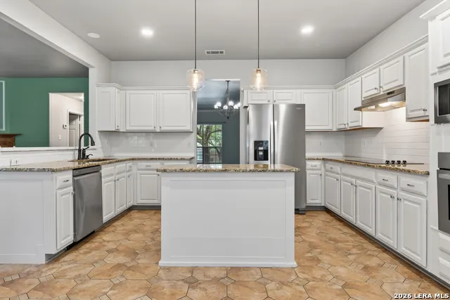 946 RIVERSTONE DR San Antonio, TX 78258