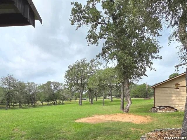 105 Whispering Oaks Dr Adkins, TX 78101