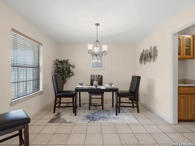 105 Whispering Oaks Dr Adkins, TX 78101