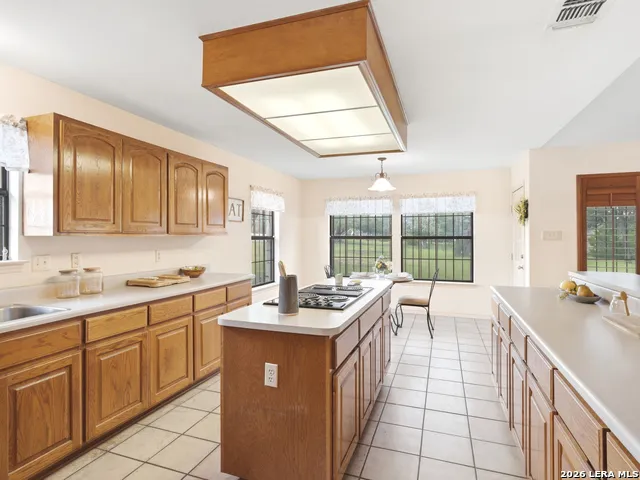 105 Whispering Oaks Dr Adkins, TX 78101