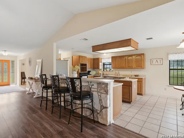 105 Whispering Oaks Dr Adkins, TX 78101