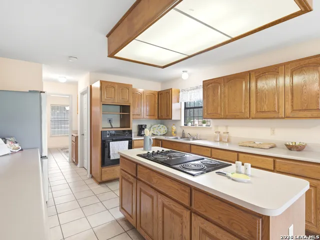 105 Whispering Oaks Dr Adkins, TX 78101
