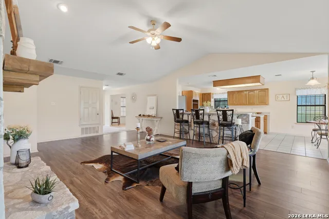 105 Whispering Oaks Dr Adkins, TX 78101
