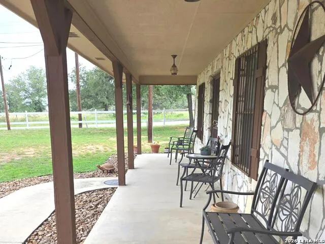 105 Whispering Oaks Dr Adkins, TX 78101