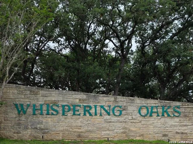 105 Whispering Oaks Dr Adkins, TX 78101