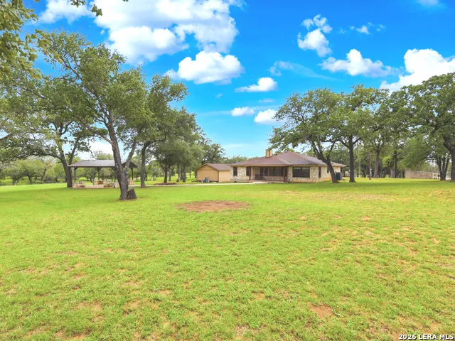 105 Whispering Oaks Dr Adkins, TX 78101