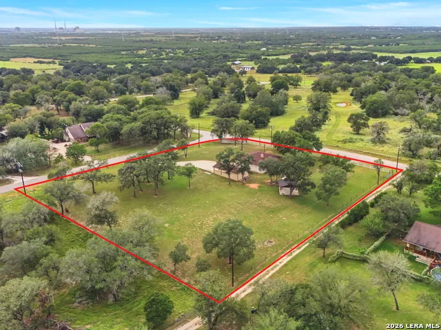 105 Whispering Oaks Dr Adkins, TX 78101
