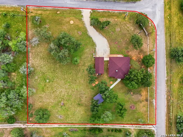 105 Whispering Oaks Dr Adkins, TX 78101
