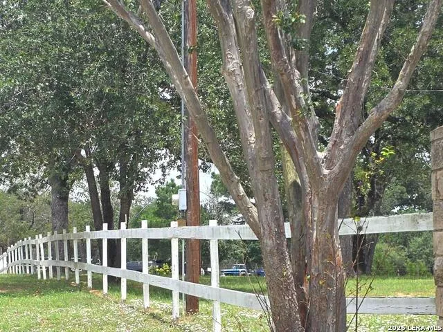 105 Whispering Oaks Dr Adkins, TX 78101