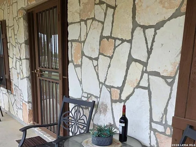 105 Whispering Oaks Dr Adkins, TX 78101