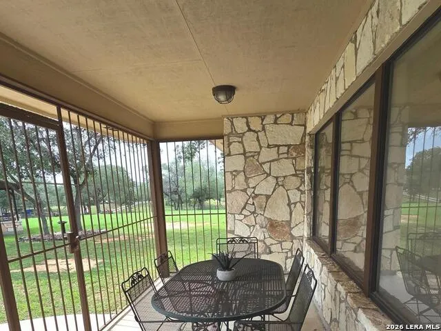 105 Whispering Oaks Dr Adkins, TX 78101