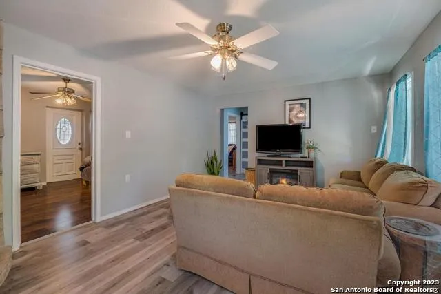 212 Way Ingram, TX 78025