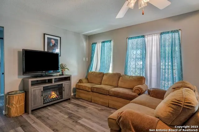 212 Way Ingram, TX 78025