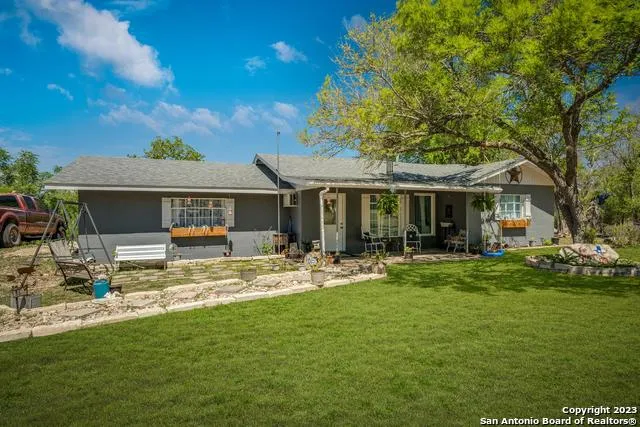 212 Way Ingram, TX 78025