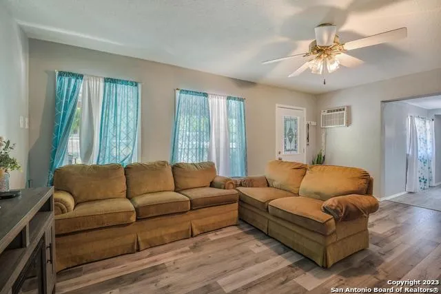 212 Way Ingram, TX 78025