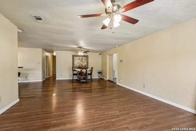 1281 County Road 6723 Natalia, TX 78059