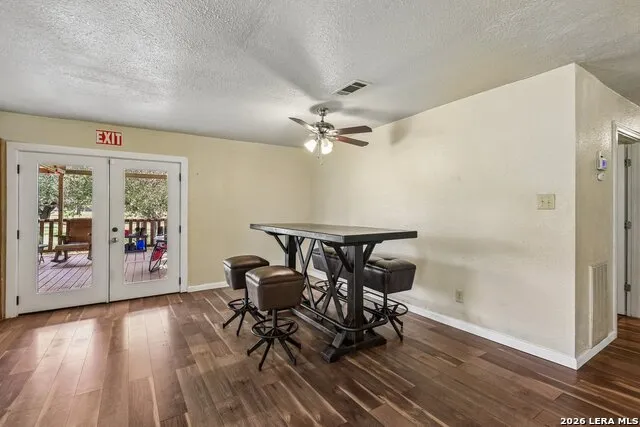 1281 County Road 6723 Natalia, TX 78059