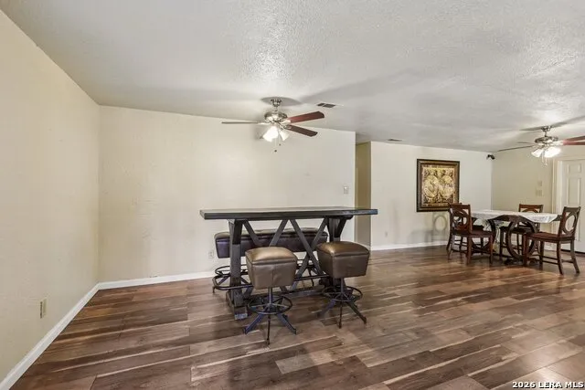 1281 County Road 6723 Natalia, TX 78059