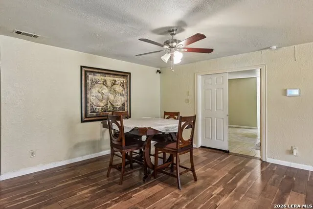 1281 County Road 6723 Natalia, TX 78059