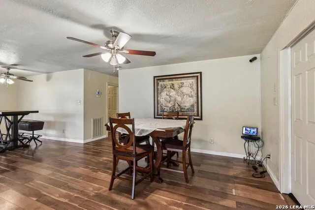 1281 County Road 6723 Natalia, TX 78059