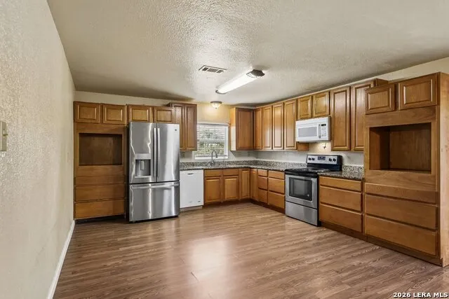 1281 County Road 6723 Natalia, TX 78059