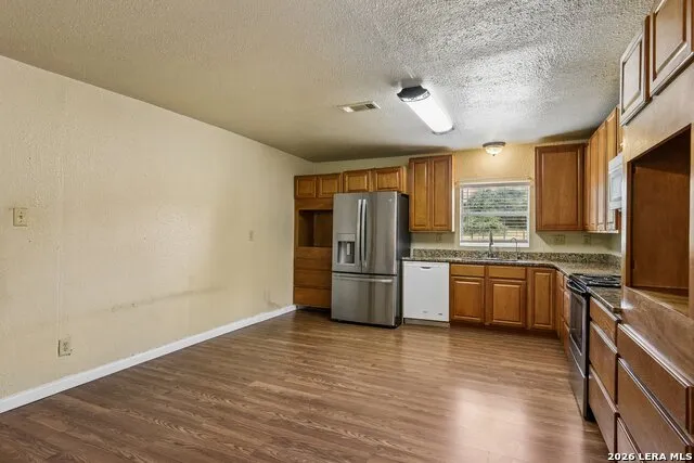 1281 County Road 6723 Natalia, TX 78059