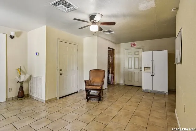 1281 County Road 6723 Natalia, TX 78059
