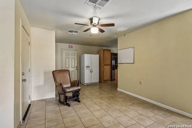 1281 County Road 6723 Natalia, TX 78059