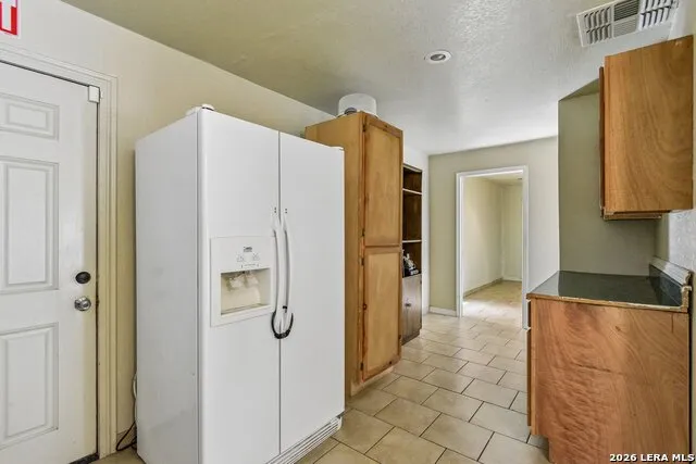 1281 County Road 6723 Natalia, TX 78059