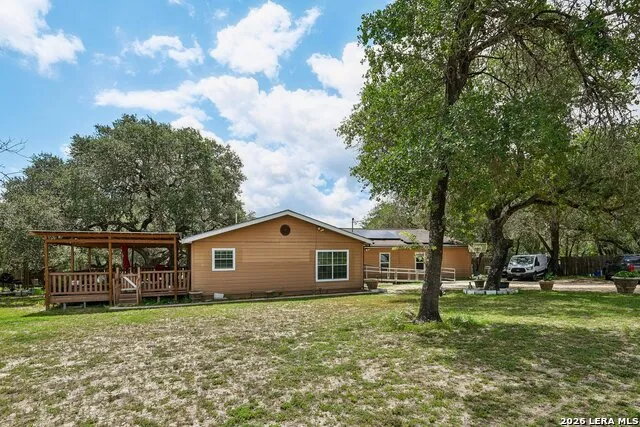 1281 County Road 6723 Natalia, TX 78059