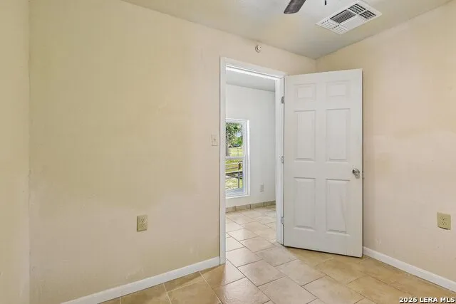1281 County Road 6723 Natalia, TX 78059